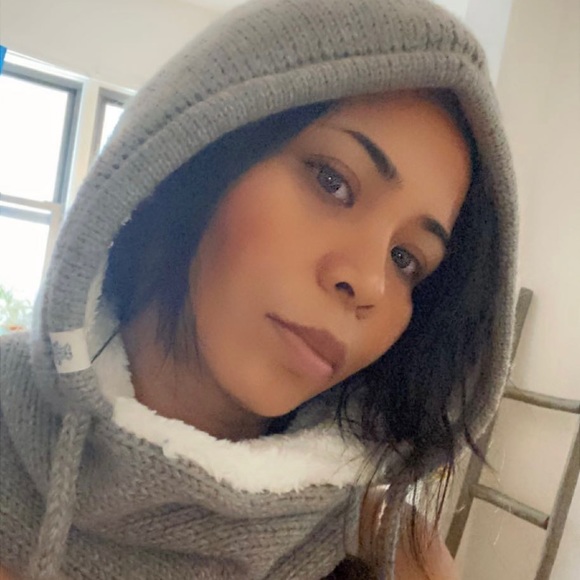 Hood - Picture 3 of 8